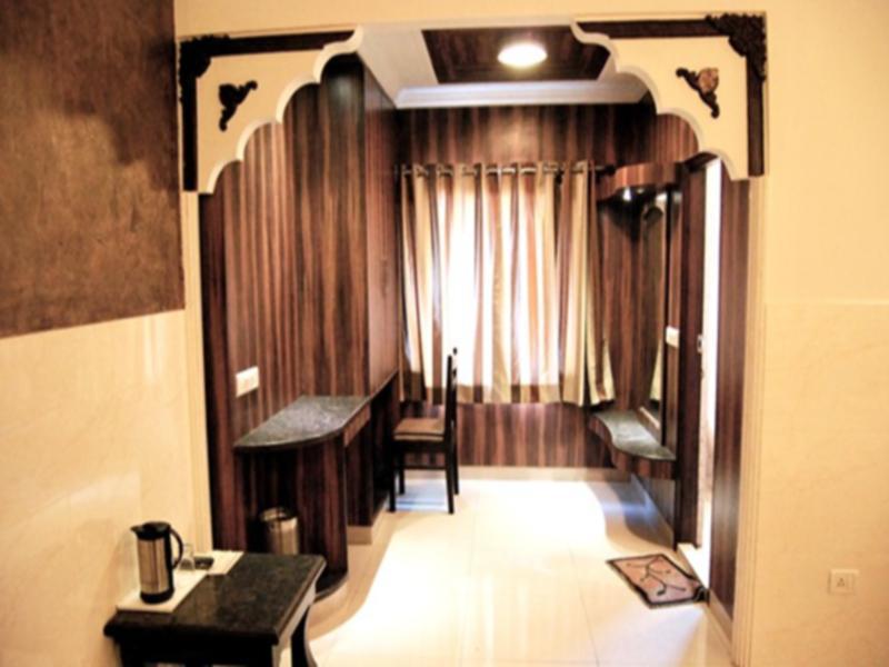 Отель Amanda Crown Jaipur Kukas Экстерьер фото