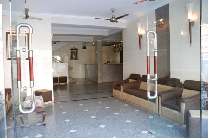 Отель Amanda Crown Jaipur Kukas Экстерьер фото